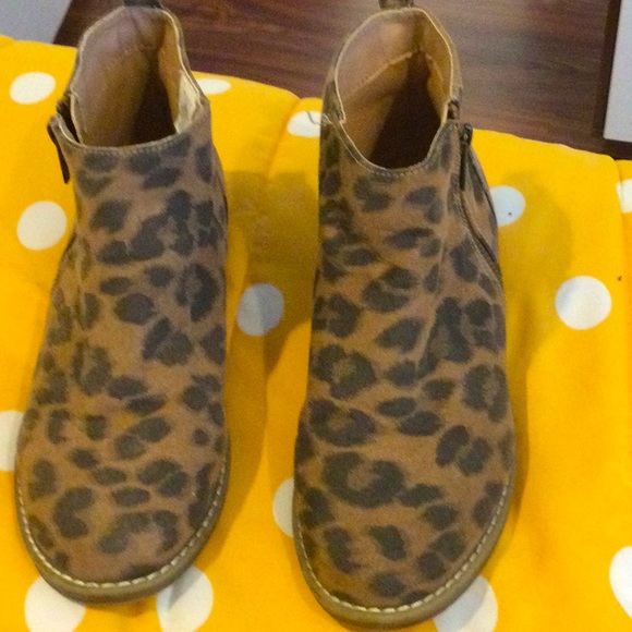 Old Navy LEOPARD PRINT brown Cozy boots, size 5 - Picture 1 of 4